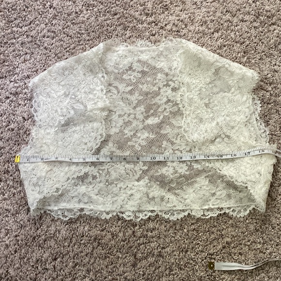Handmade Lace Shrug/Shaw - Picture 2 of 6